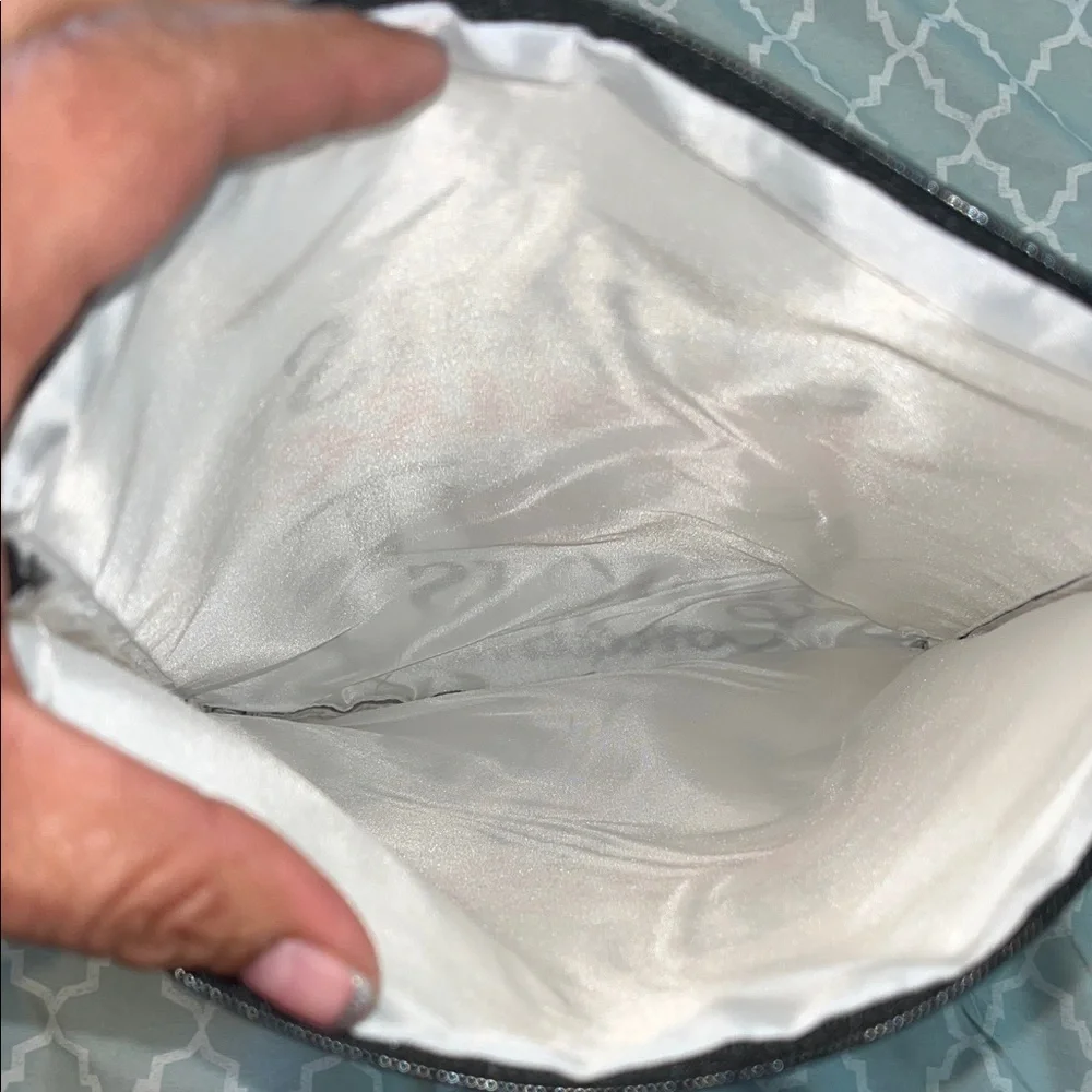 Source Unknown White and Black Cosmetic Bag